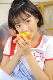 25岁女高中生